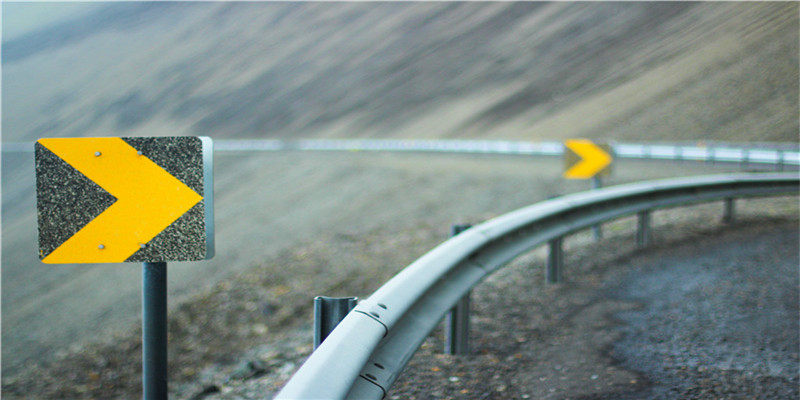 梦到地上好多蛇(梦到地上好多蛇,被蛇咬了)