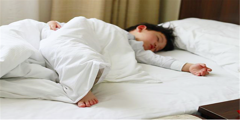 睡觉头东脚西是大忌吗
