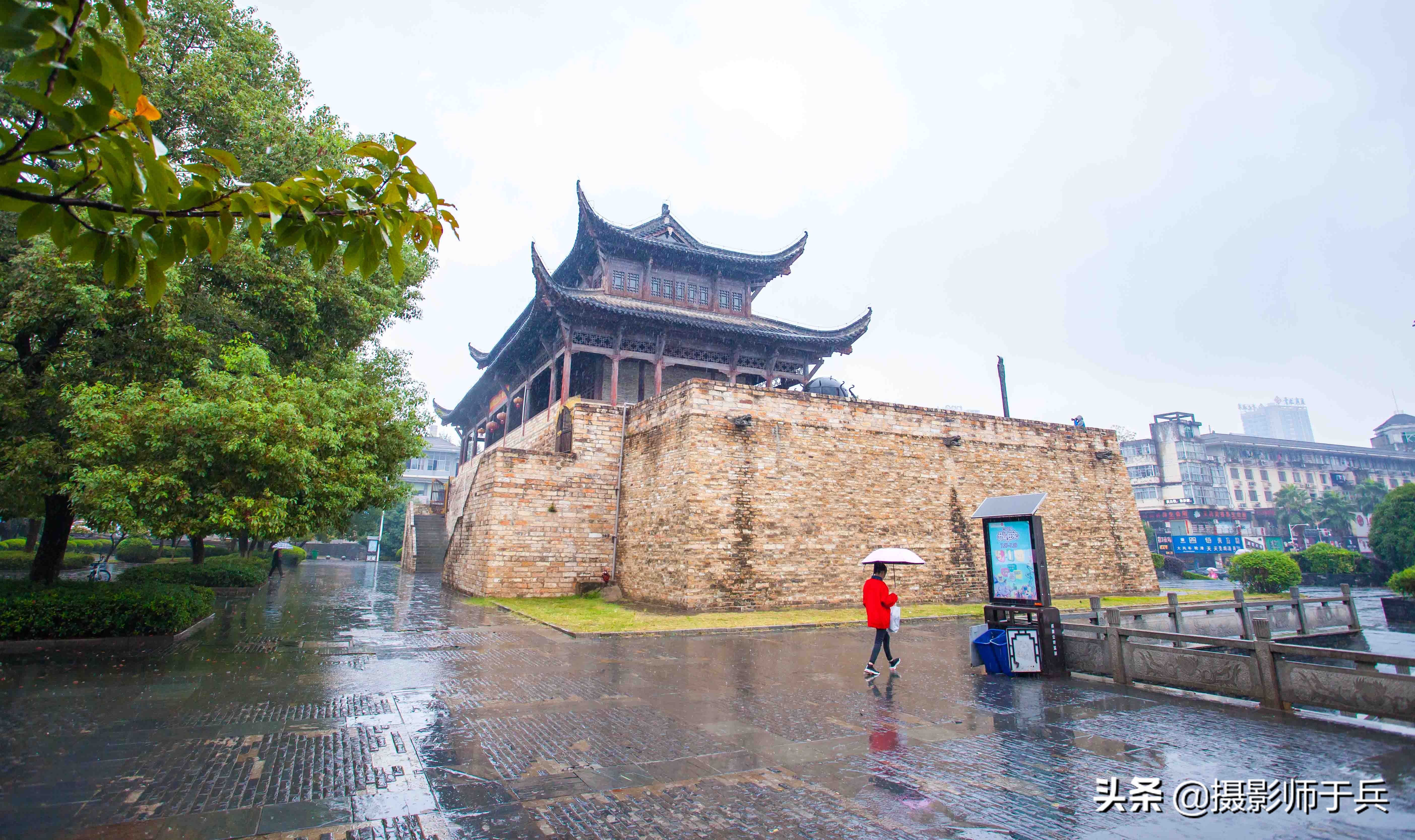 明万历年间,袁州知府郑淳典对袁州谯楼进行了修缮,不仅恢复了宋代滕强