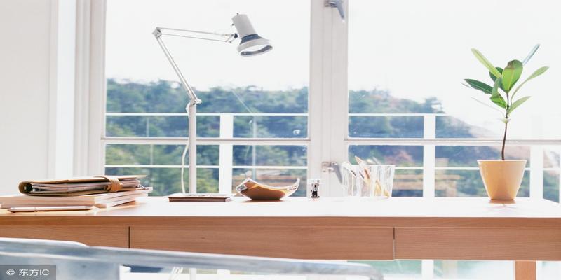 女性办公桌上摆放风水(女性办公桌摆放风水)