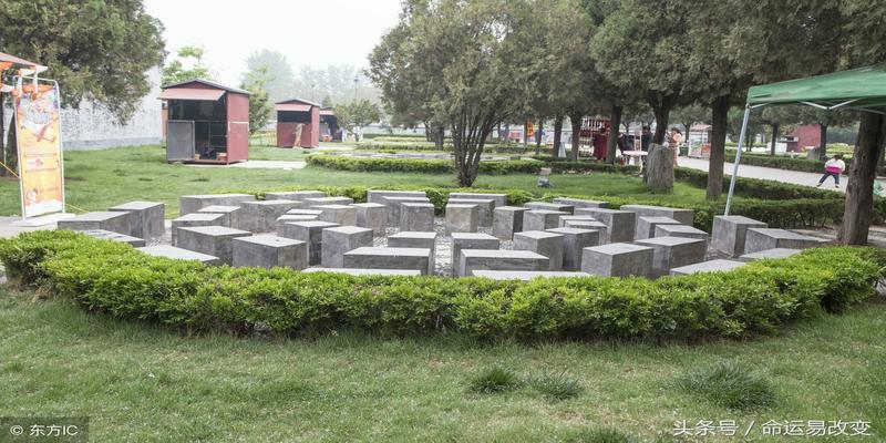 六爻准还是梅花易数准(梅花易数是最准确的预测法)