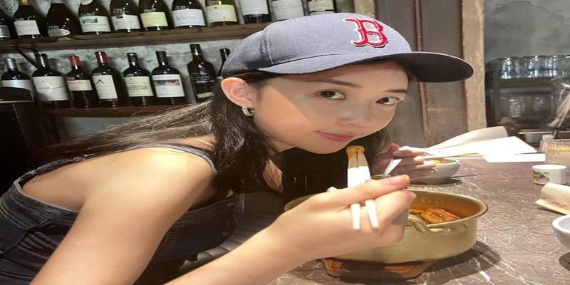 上海哪里有算卦潘玮柏老婆宣云独自现身算命馆