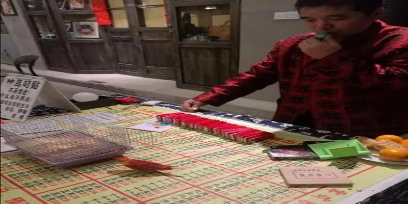 算卦算得准是真的吗揭秘江湖骗术黄雀算命