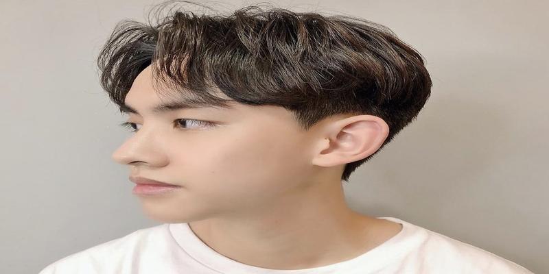 男生会比较适合剪这种发型不但可以修饰脸型也显得十分邻家帅气04刘海