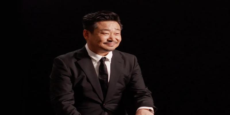 八字眉小眼睛的男人他46岁一夜成名