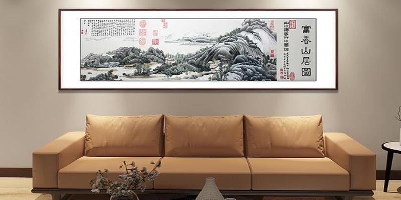 大厅影视墙风水方面什么图案好(客厅沙发背景墙选对汴绣装饰画)