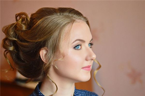 耳高过眉的面相解析(耳高于眼的面相)