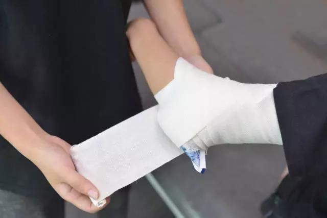 八字包扎法图解这4种急救包扎的方法