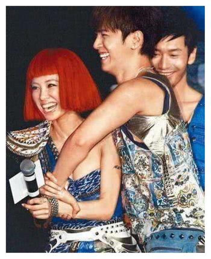 蔡依林与罗志祥(蔡依林晒照4字表明立场) - 天华易学