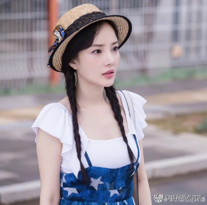 自李小璐前年染上绯闻后,她和贾乃亮的关系就变得十分微妙,夫妻俩不仅